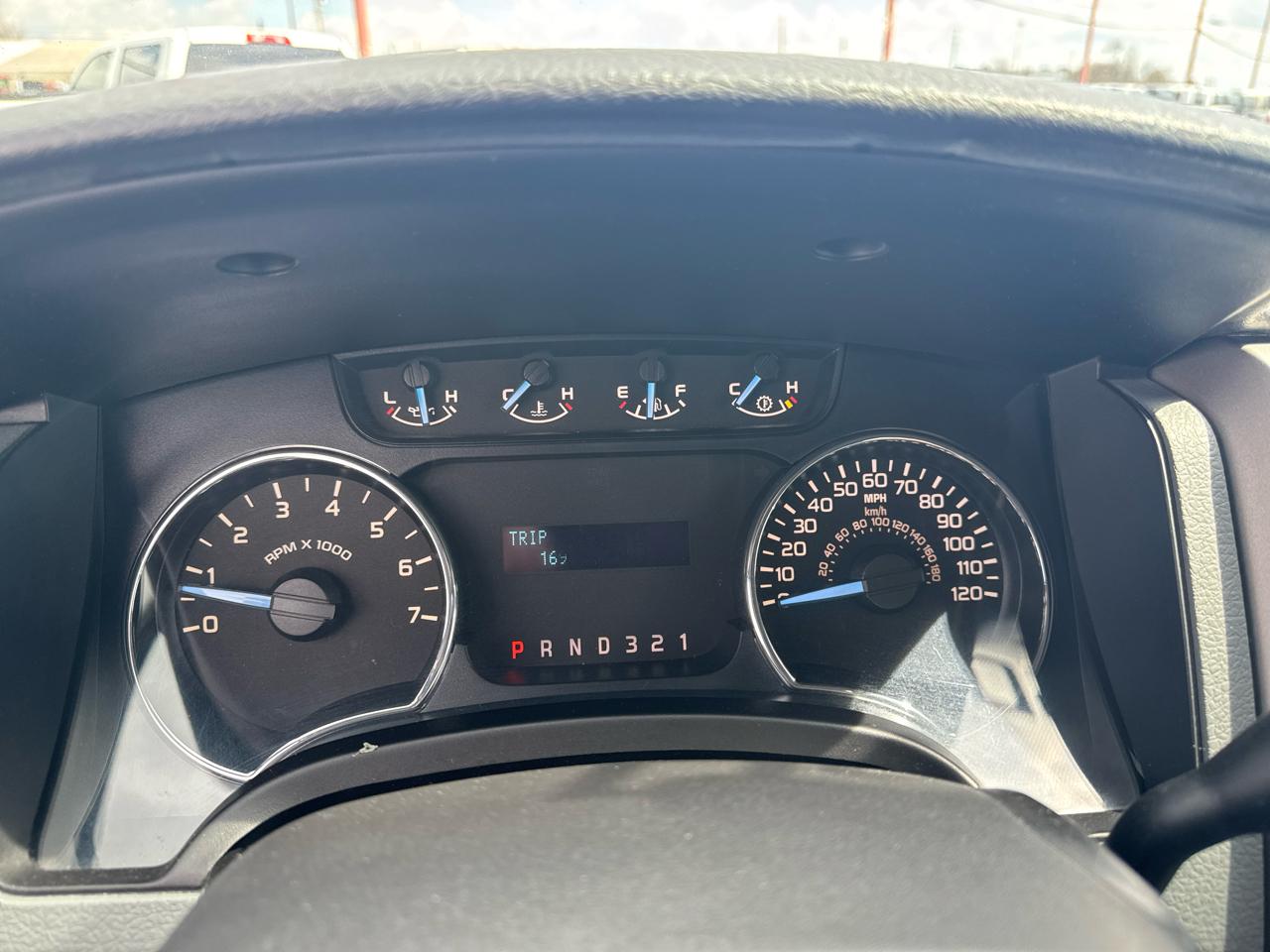 Ford F-150 4WD SuperCrew 145" XLT 2012