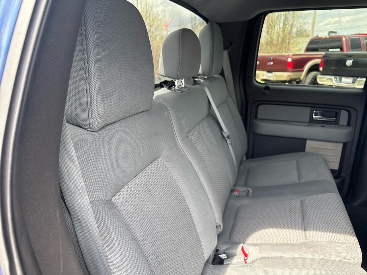 Ford F-150 4WD SuperCrew 145" XLT 2012