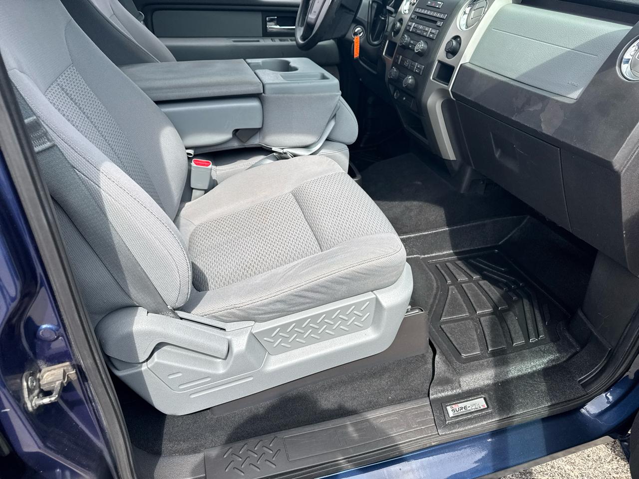 Ford F-150 4WD SuperCrew 145" XLT 2012