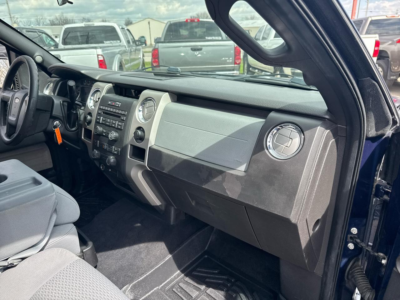 Ford F-150 4WD SuperCrew 145" XLT 2012