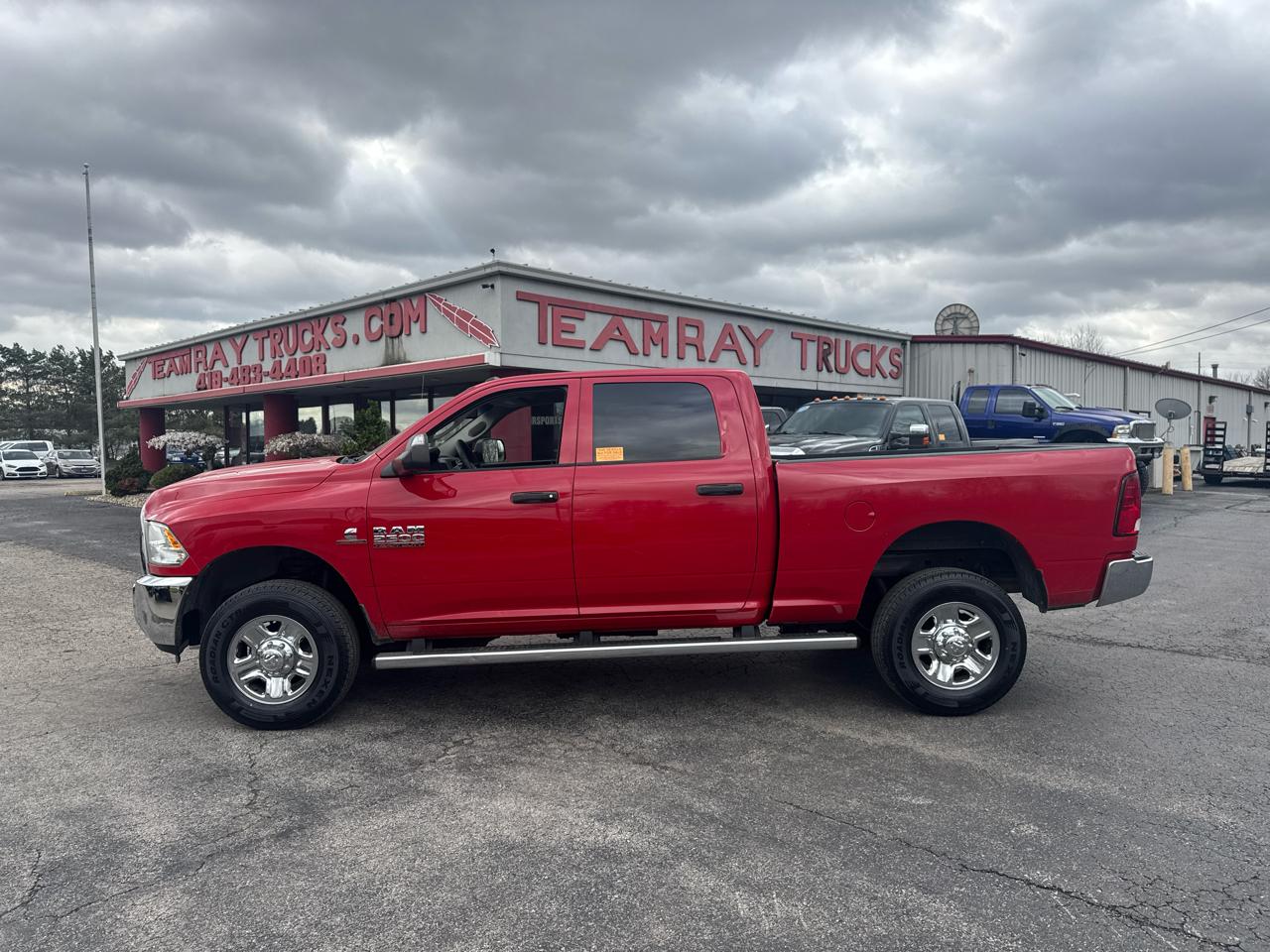 RAM 2500 Tradesman 4x4 Crew Cab 6'4" Box 2017