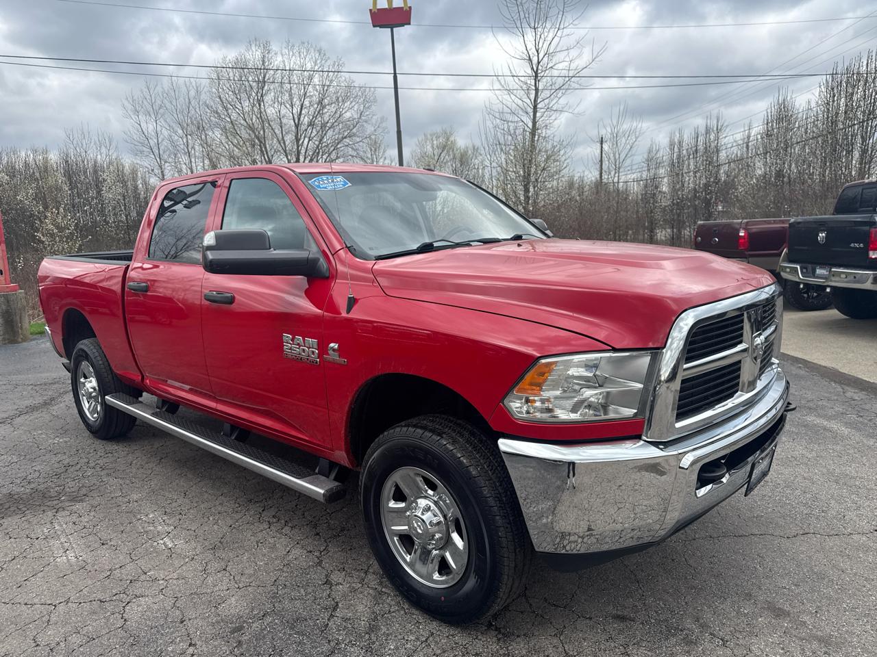 RAM 2500 Tradesman 4x4 Crew Cab 6'4" Box 2017