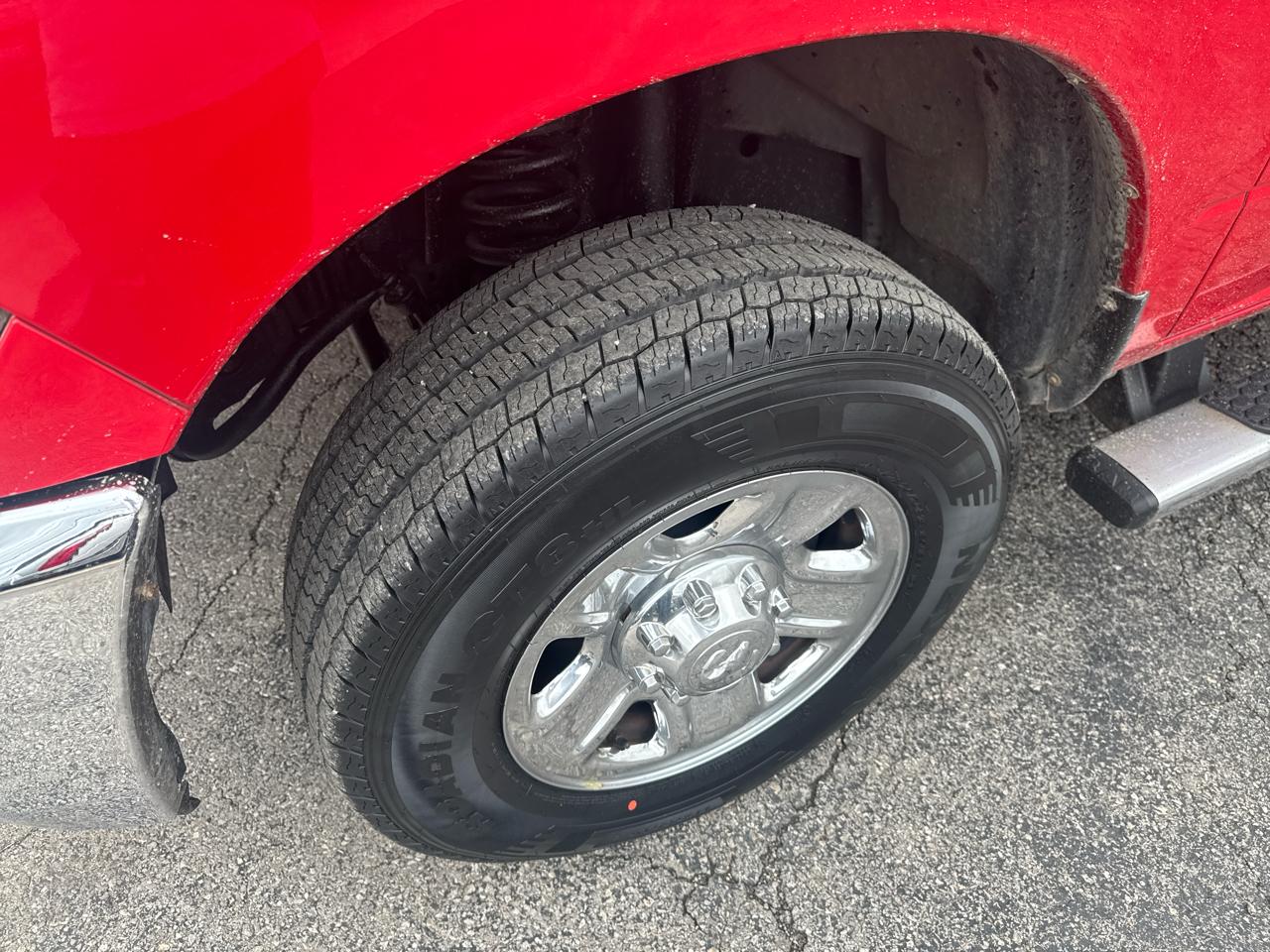 RAM 2500 Tradesman 4x4 Crew Cab 6'4" Box 2017