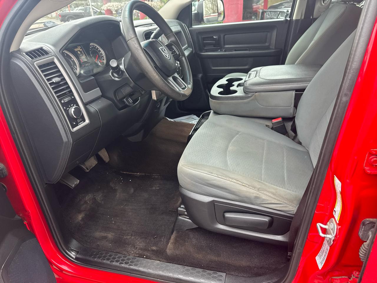 RAM 2500 Tradesman 4x4 Crew Cab 6'4" Box 2017