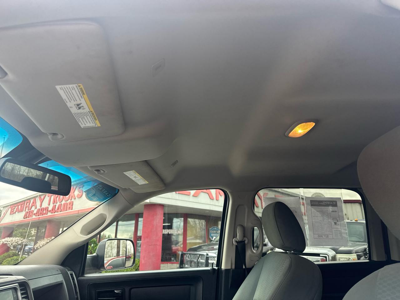 RAM 2500 Tradesman 4x4 Crew Cab 6'4" Box 2017