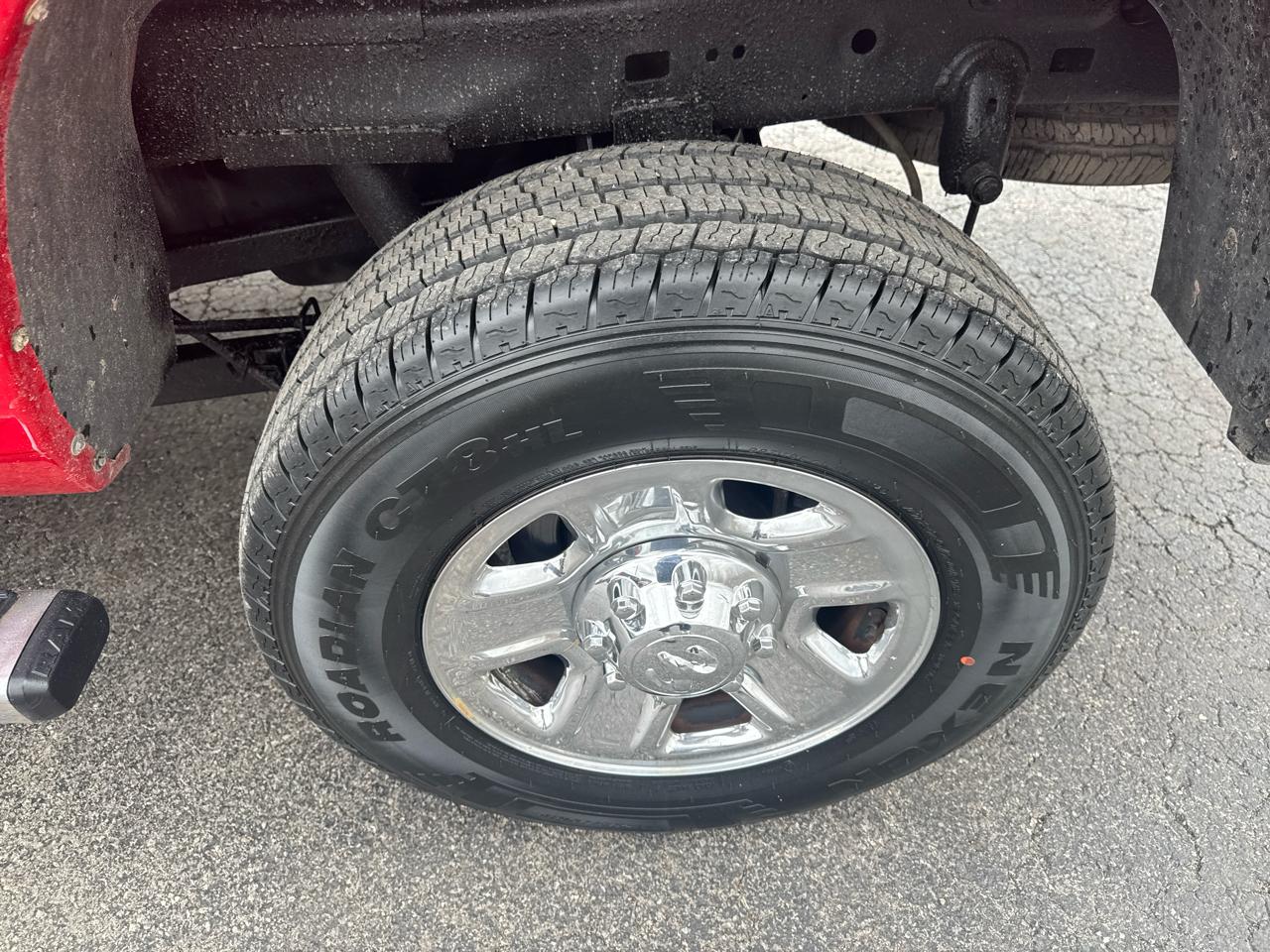 RAM 2500 Tradesman 4x4 Crew Cab 6'4" Box 2017