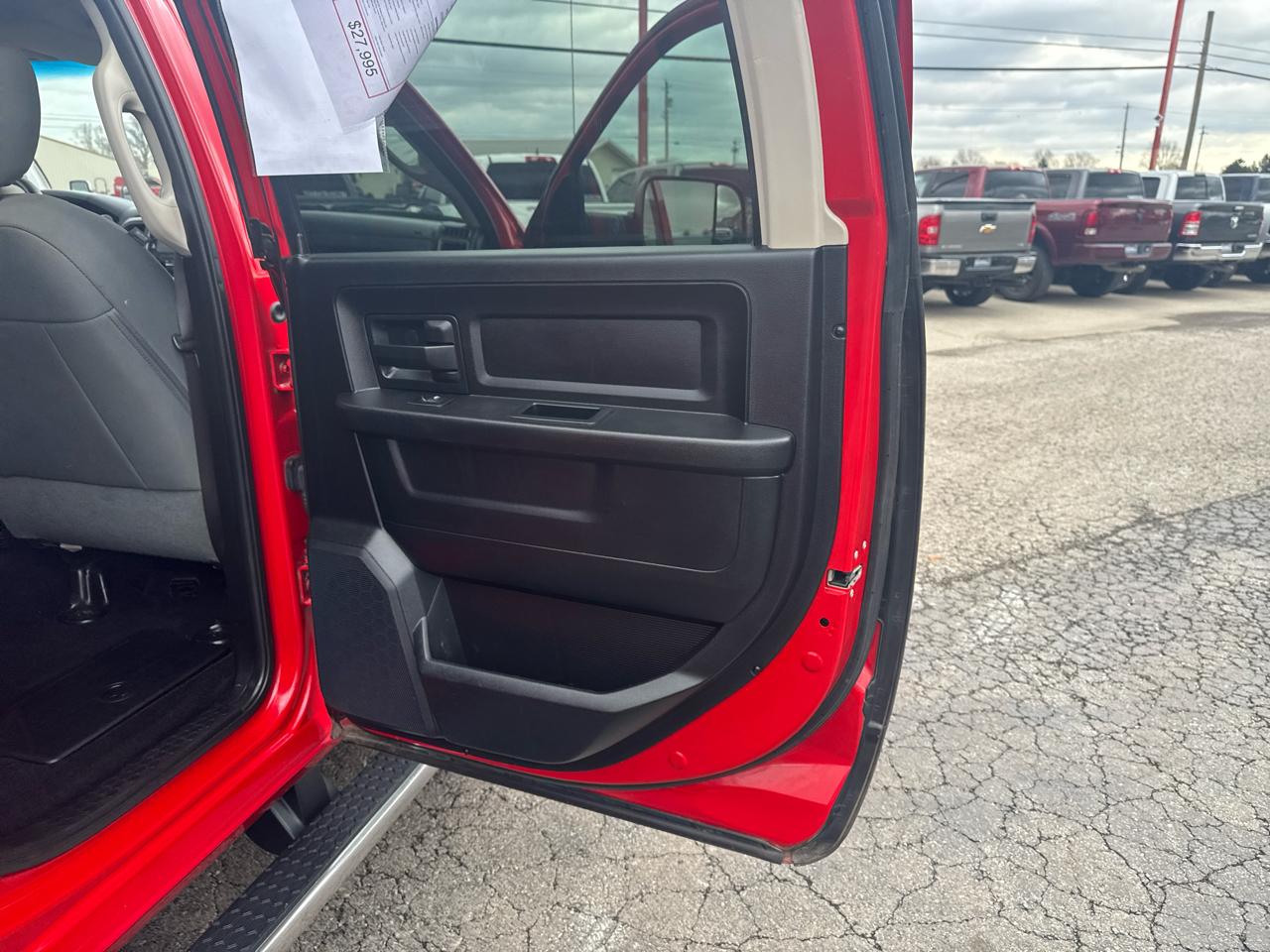 RAM 2500 Tradesman 4x4 Crew Cab 6'4" Box 2017