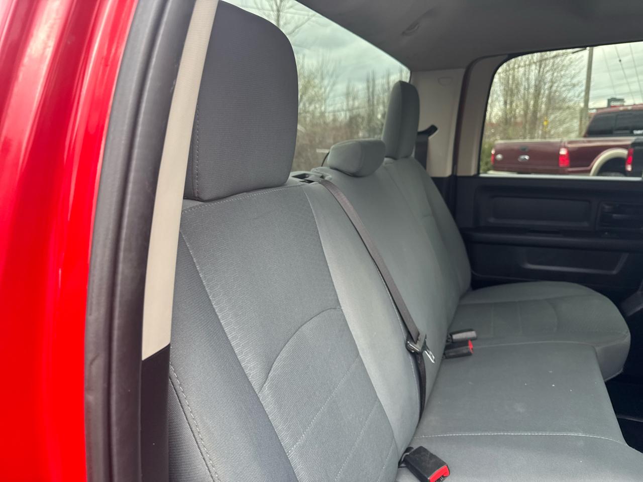 RAM 2500 Tradesman 4x4 Crew Cab 6'4" Box 2017