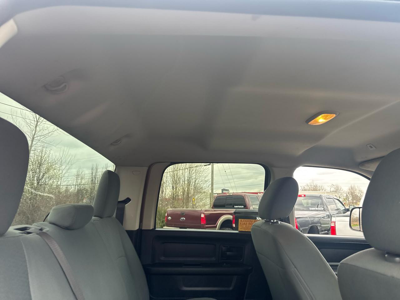 RAM 2500 Tradesman 4x4 Crew Cab 6'4" Box 2017