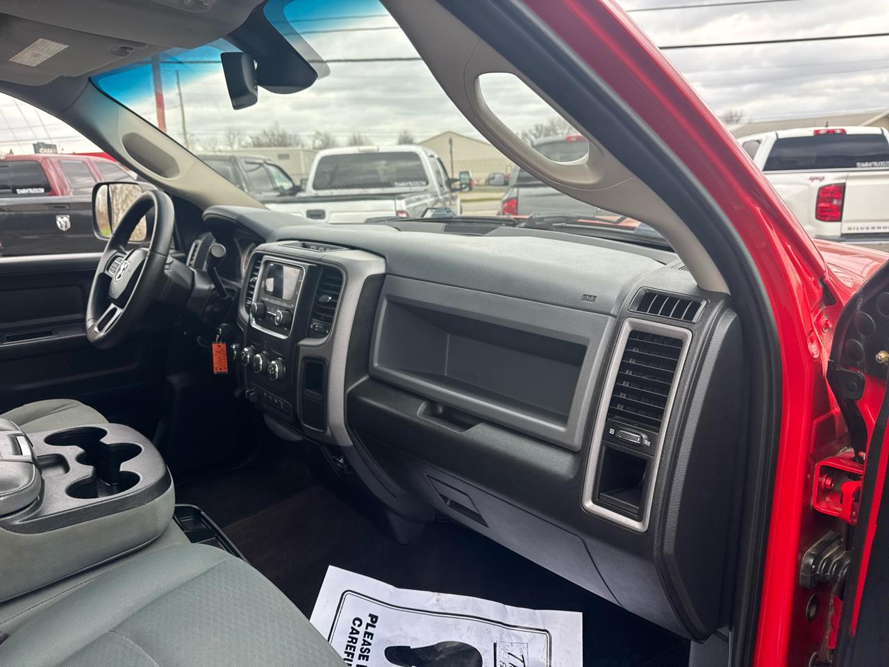 RAM 2500 Tradesman 4x4 Crew Cab 6'4" Box 2017