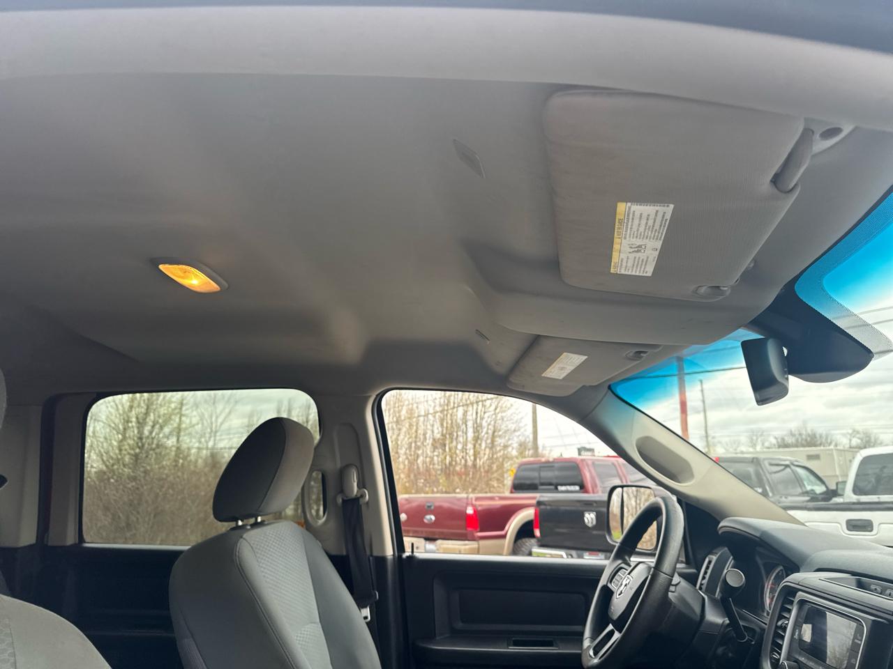 RAM 2500 Tradesman 4x4 Crew Cab 6'4" Box 2017