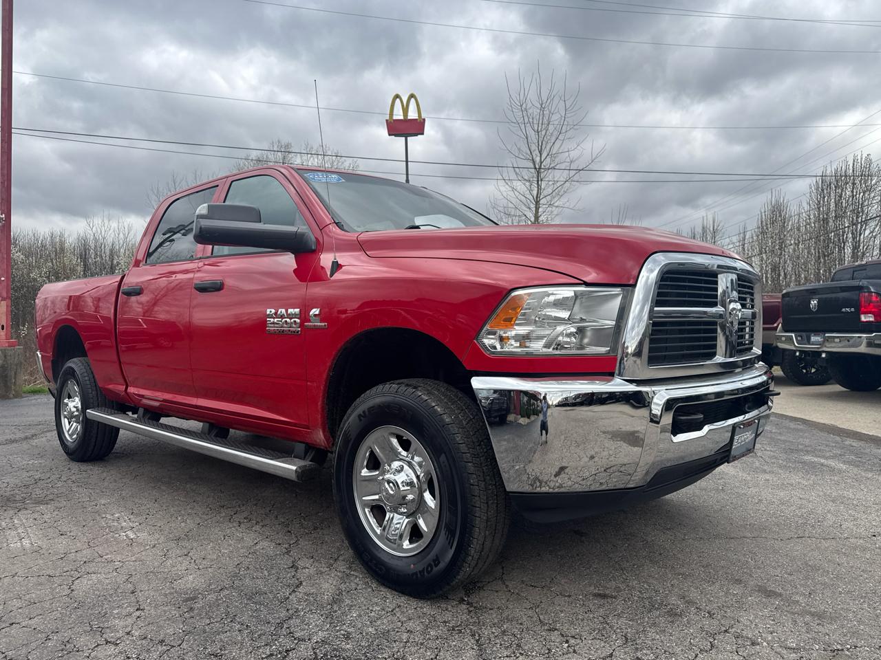 RAM 2500 Tradesman 4x4 Crew Cab 6'4" Box 2017
