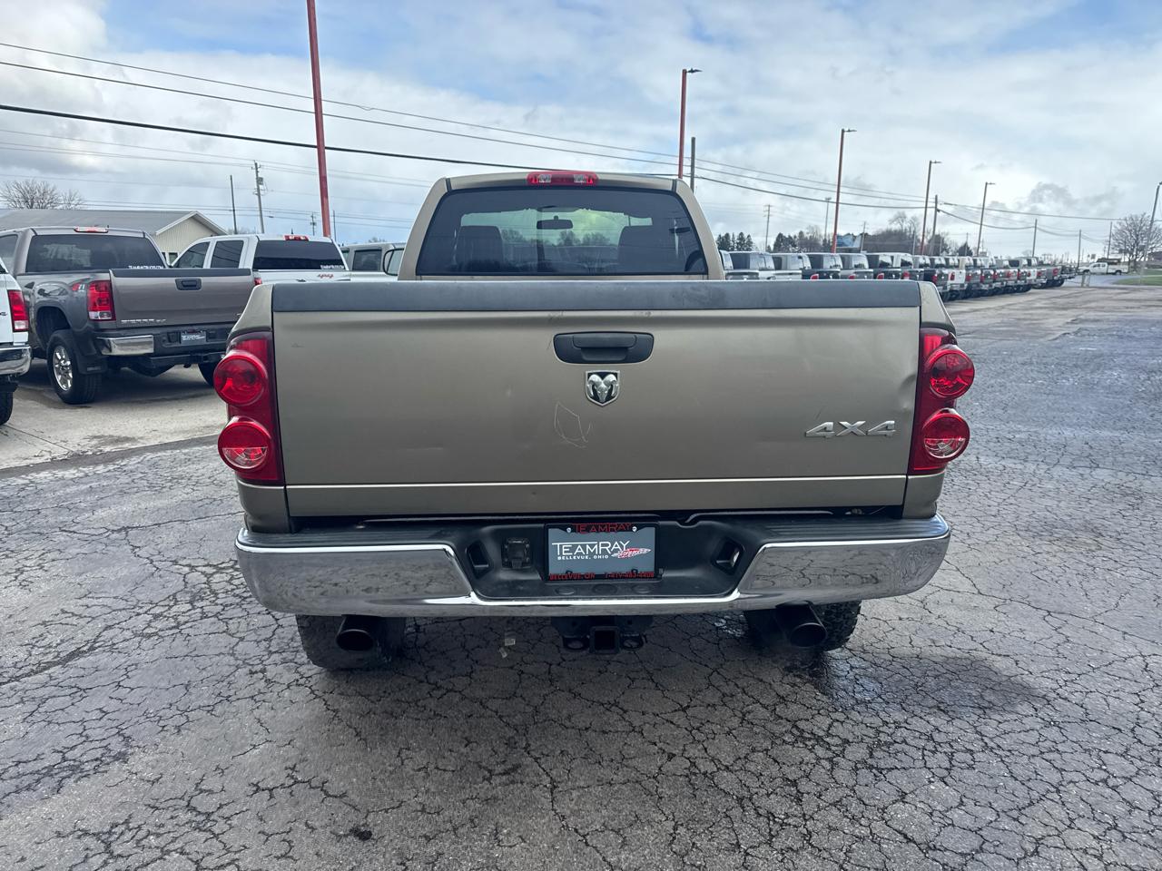 Dodge Ram 2500 4WD Reg Cab 140.5" ST 2007