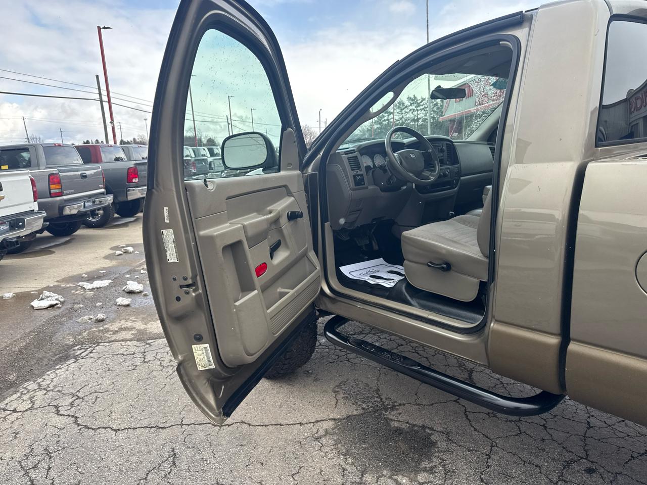 Dodge Ram 2500 4WD Reg Cab 140.5" ST 2007