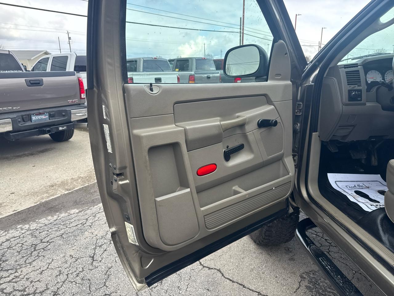 Dodge Ram 2500 4WD Reg Cab 140.5" ST 2007