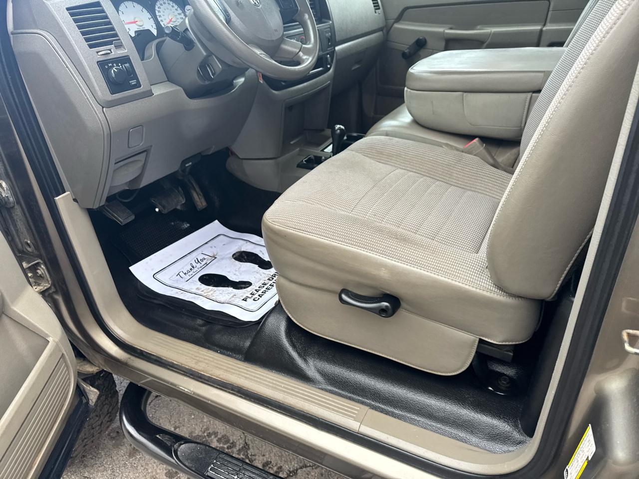 Dodge Ram 2500 4WD Reg Cab 140.5" ST 2007