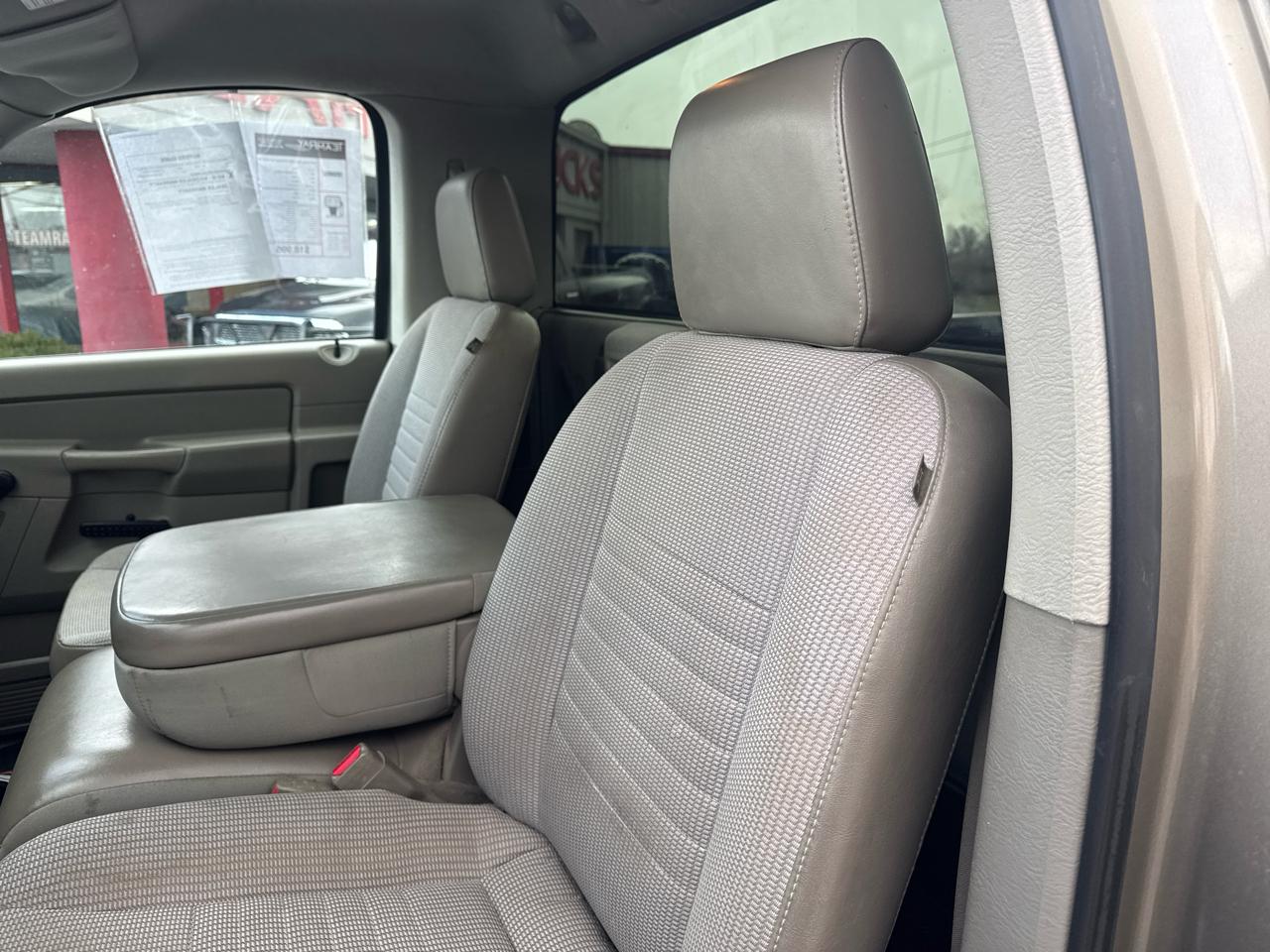 Dodge Ram 2500 4WD Reg Cab 140.5" ST 2007