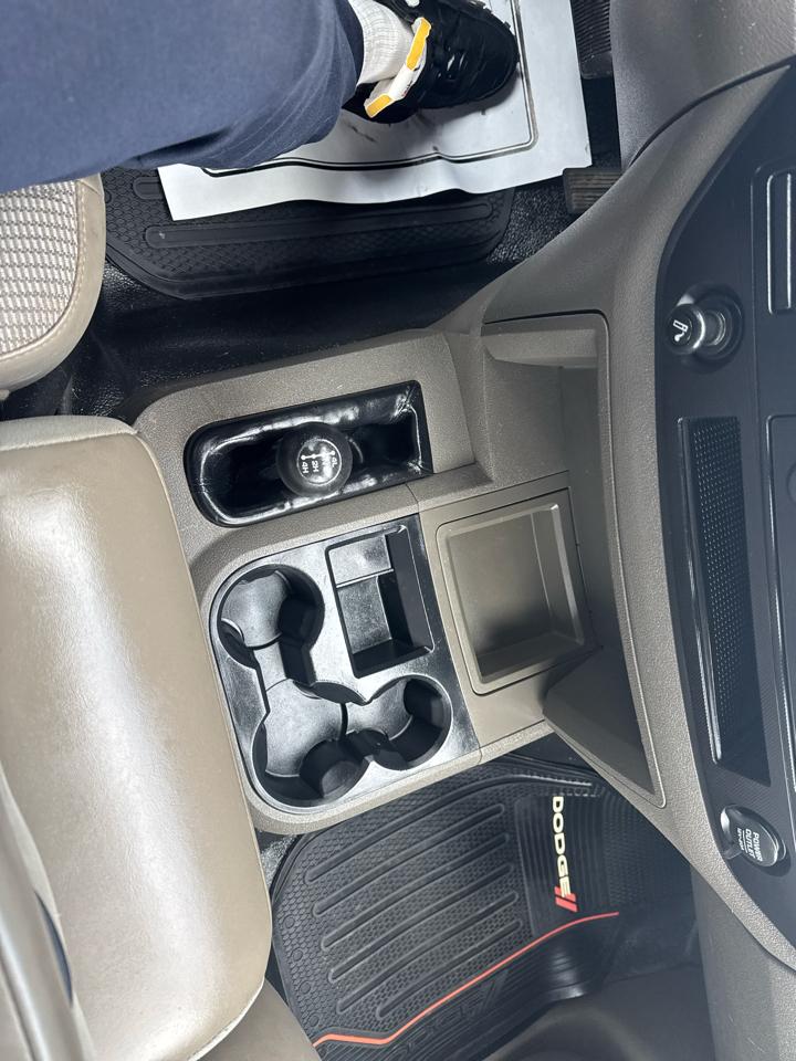 Dodge Ram 2500 4WD Reg Cab 140.5" ST 2007