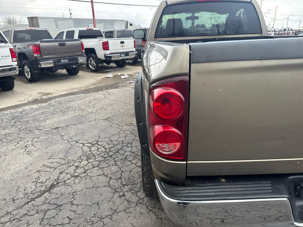 Dodge Ram 2500 4WD Reg Cab 140.5" ST 2007