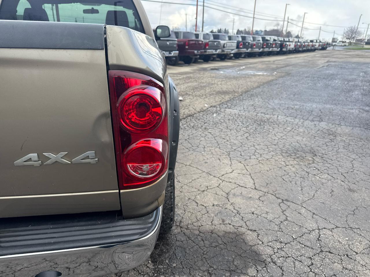 Dodge Ram 2500 4WD Reg Cab 140.5" ST 2007