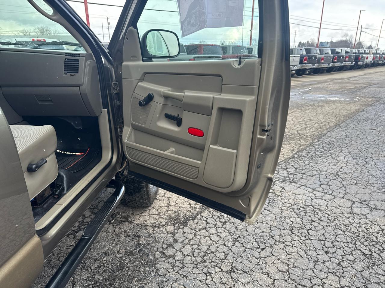 Dodge Ram 2500 4WD Reg Cab 140.5" ST 2007