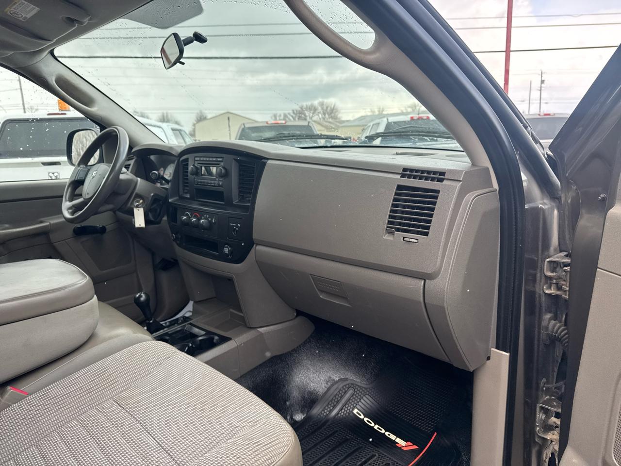 Dodge Ram 2500 4WD Reg Cab 140.5" ST 2007