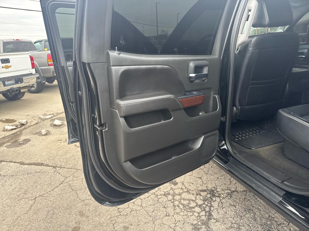 GMC Sierra 1500 4WD Crew Cab 153.0" SLE 2017