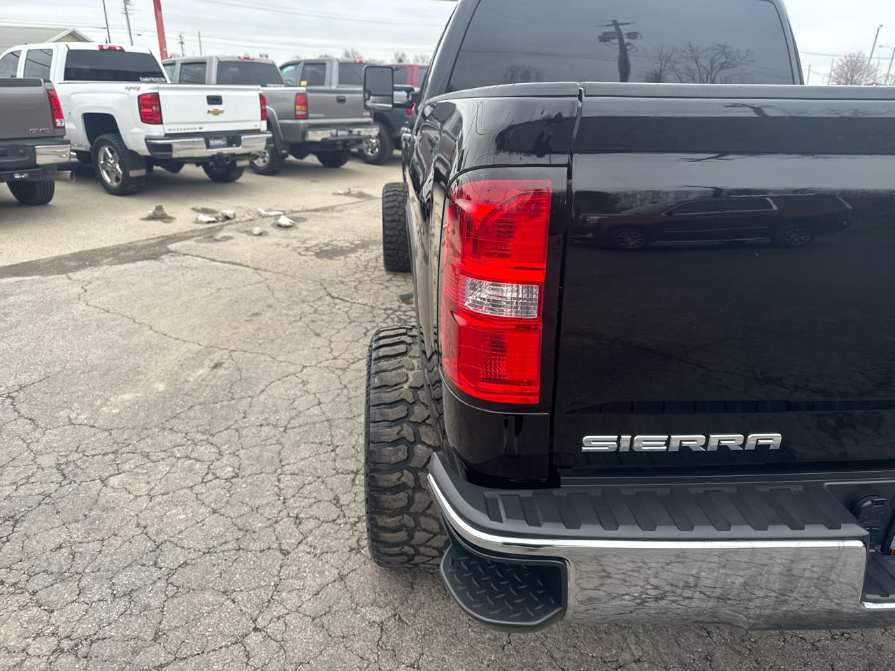 GMC Sierra 1500 4WD Crew Cab 153.0" SLE 2017