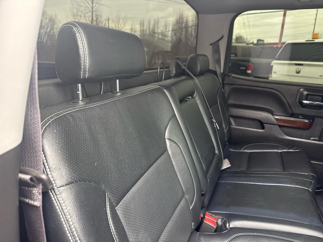 GMC Sierra 1500 4WD Crew Cab 153.0" SLE 2017