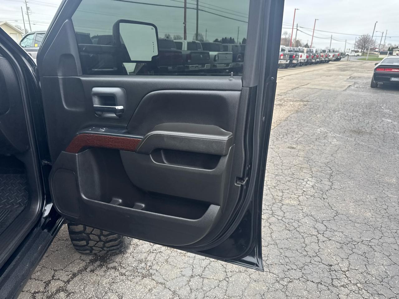 GMC Sierra 1500 4WD Crew Cab 153.0" SLE 2017