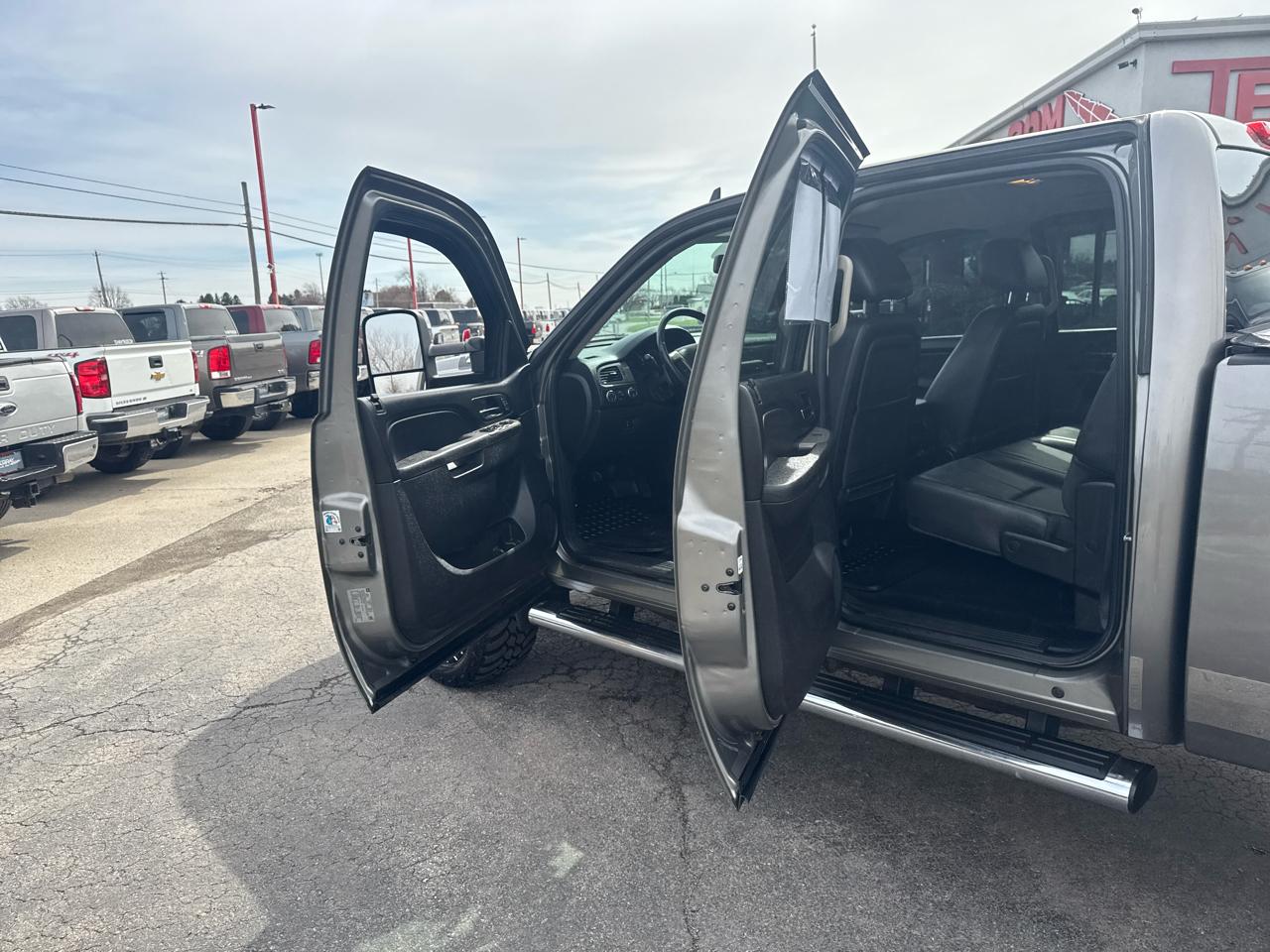 Chevrolet Silverado 2500HD 4WD Crew Cab 153.7" LTZ 2012