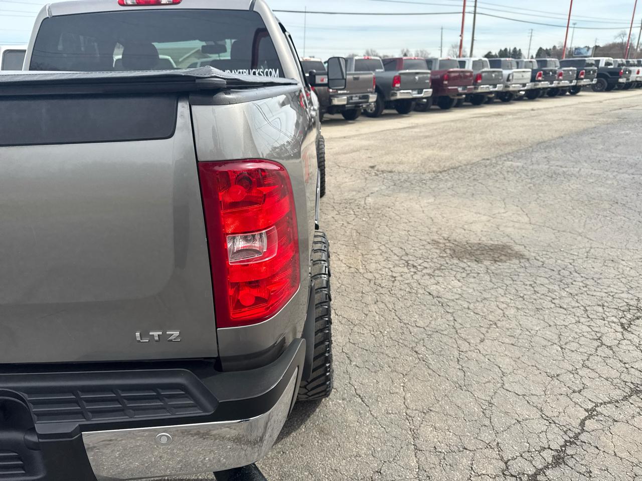 Chevrolet Silverado 2500HD 4WD Crew Cab 153.7" LTZ 2012