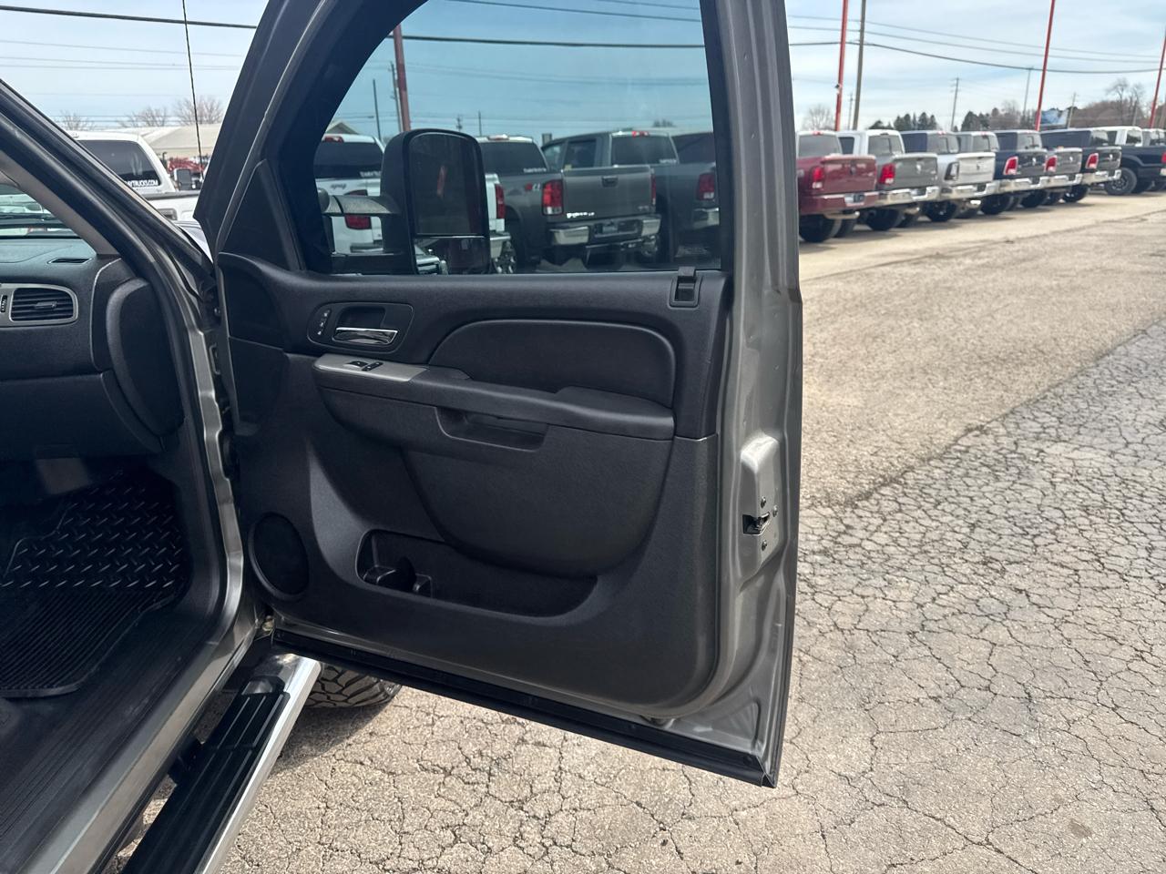 Chevrolet Silverado 2500HD 4WD Crew Cab 153.7" LTZ 2012