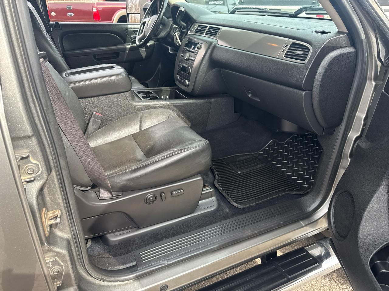 Chevrolet Silverado 2500HD 4WD Crew Cab 153.7" LTZ 2012