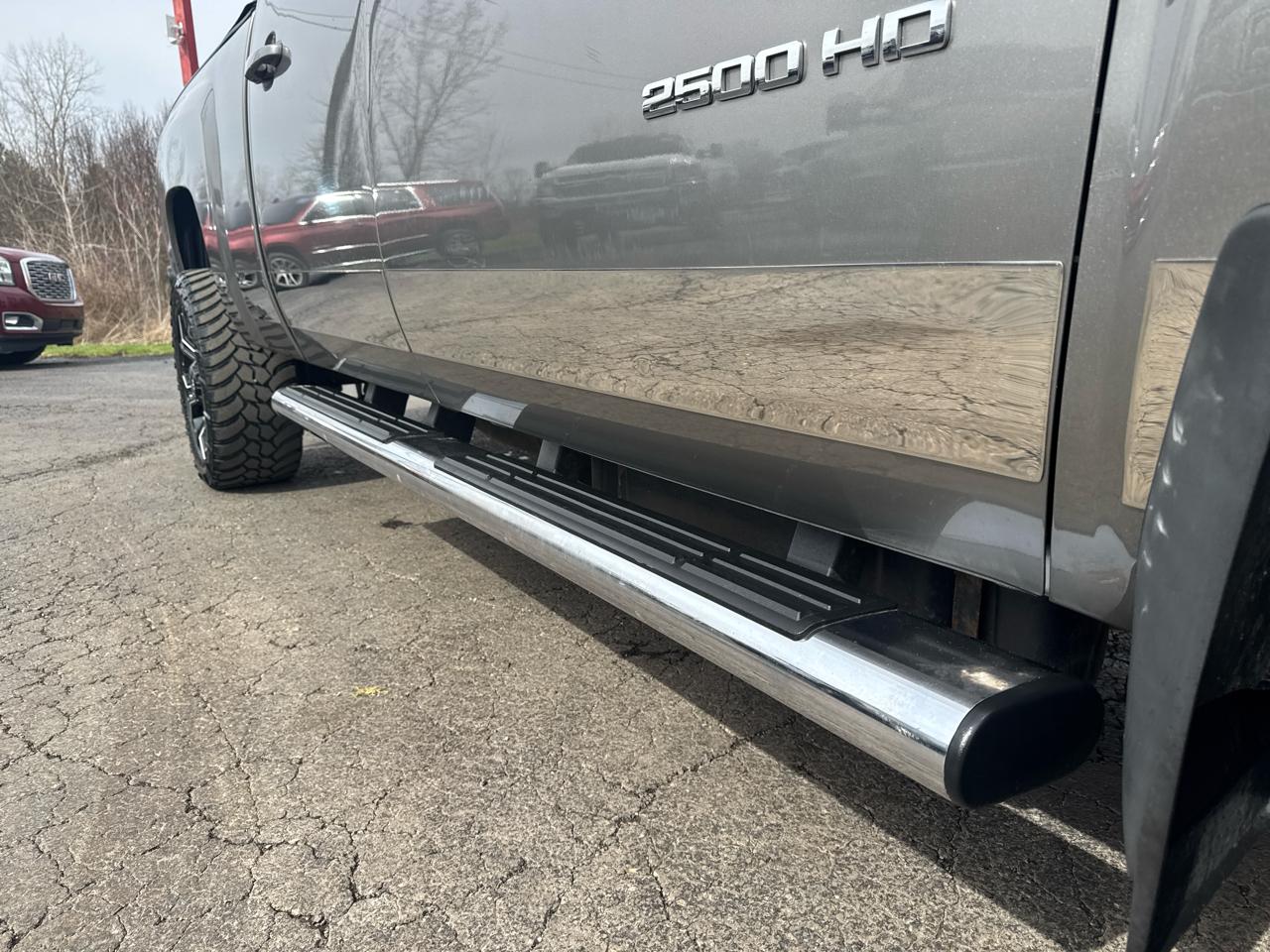 Chevrolet Silverado 2500HD 4WD Crew Cab 153.7" LTZ 2012