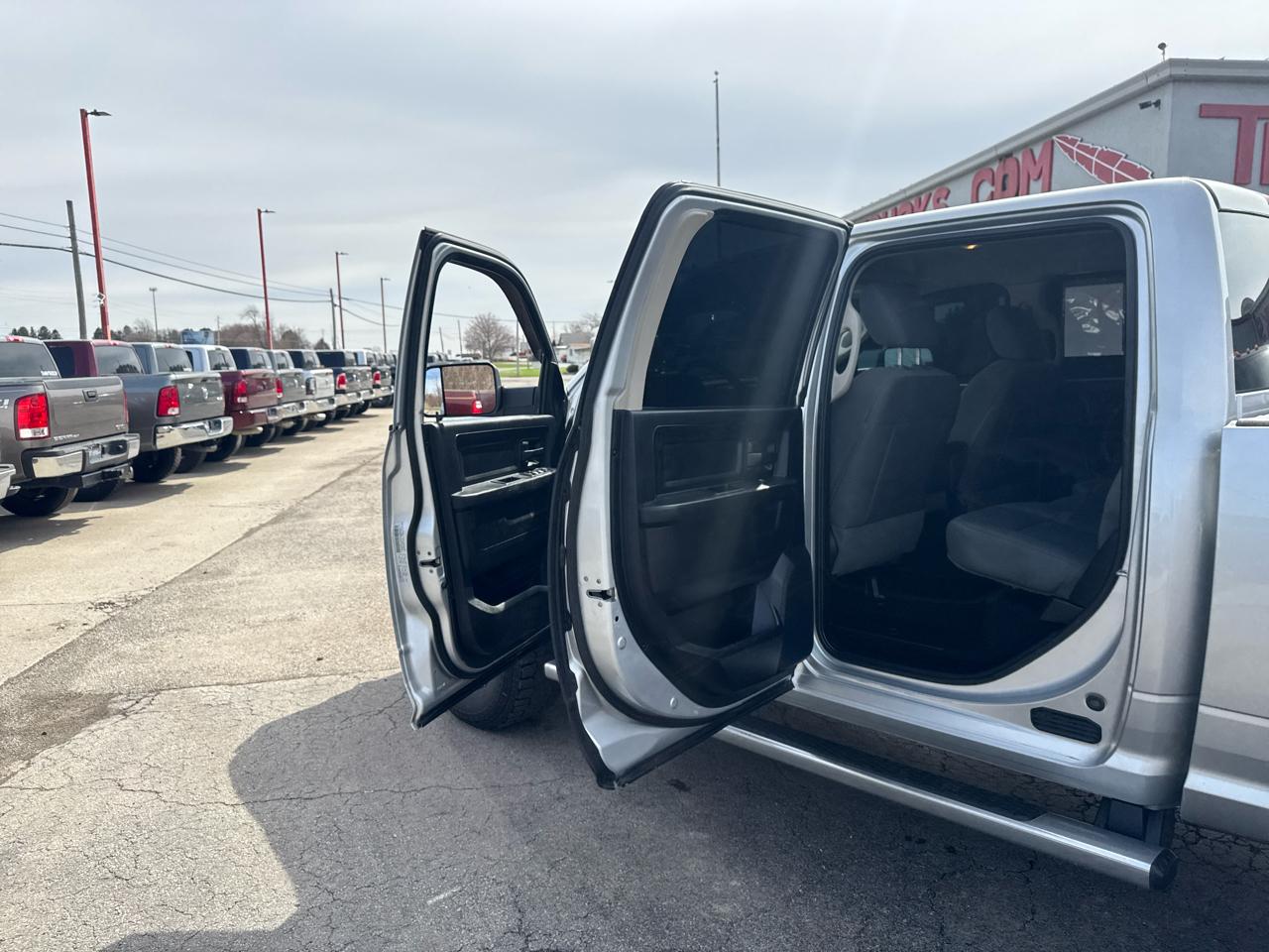 RAM 2500 4WD Crew Cab 149" Tradesman 2015