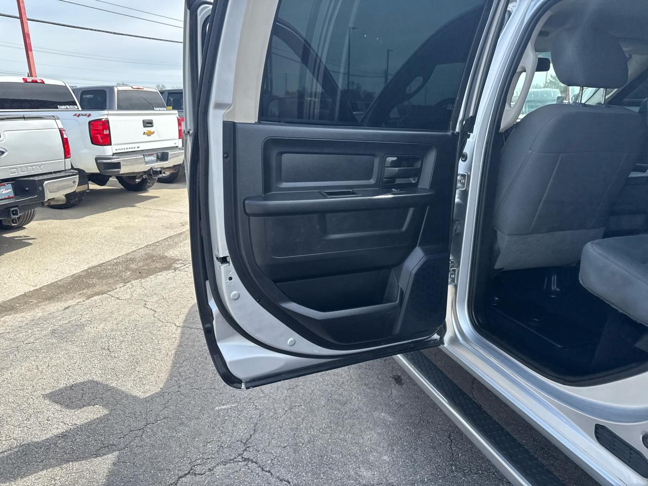 RAM 2500 4WD Crew Cab 149" Tradesman 2015