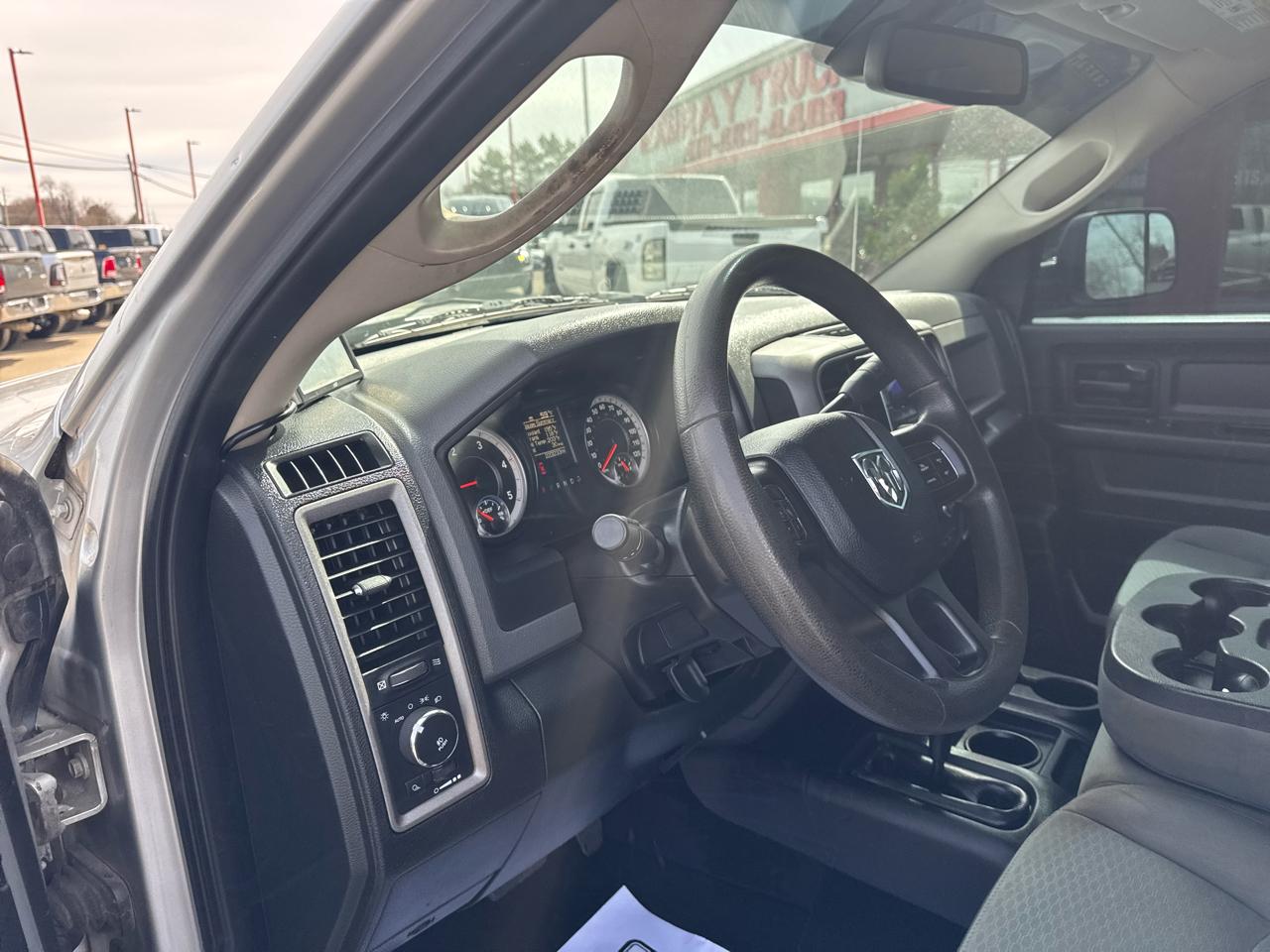 RAM 2500 4WD Crew Cab 149" Tradesman 2015