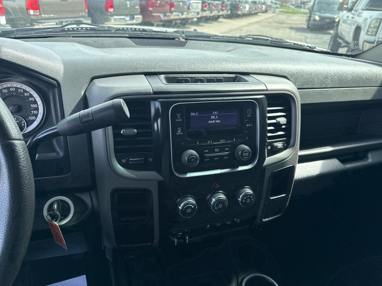 RAM 2500 4WD Crew Cab 149" Tradesman 2015