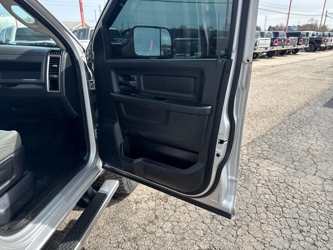 RAM 2500 4WD Crew Cab 149" Tradesman 2015