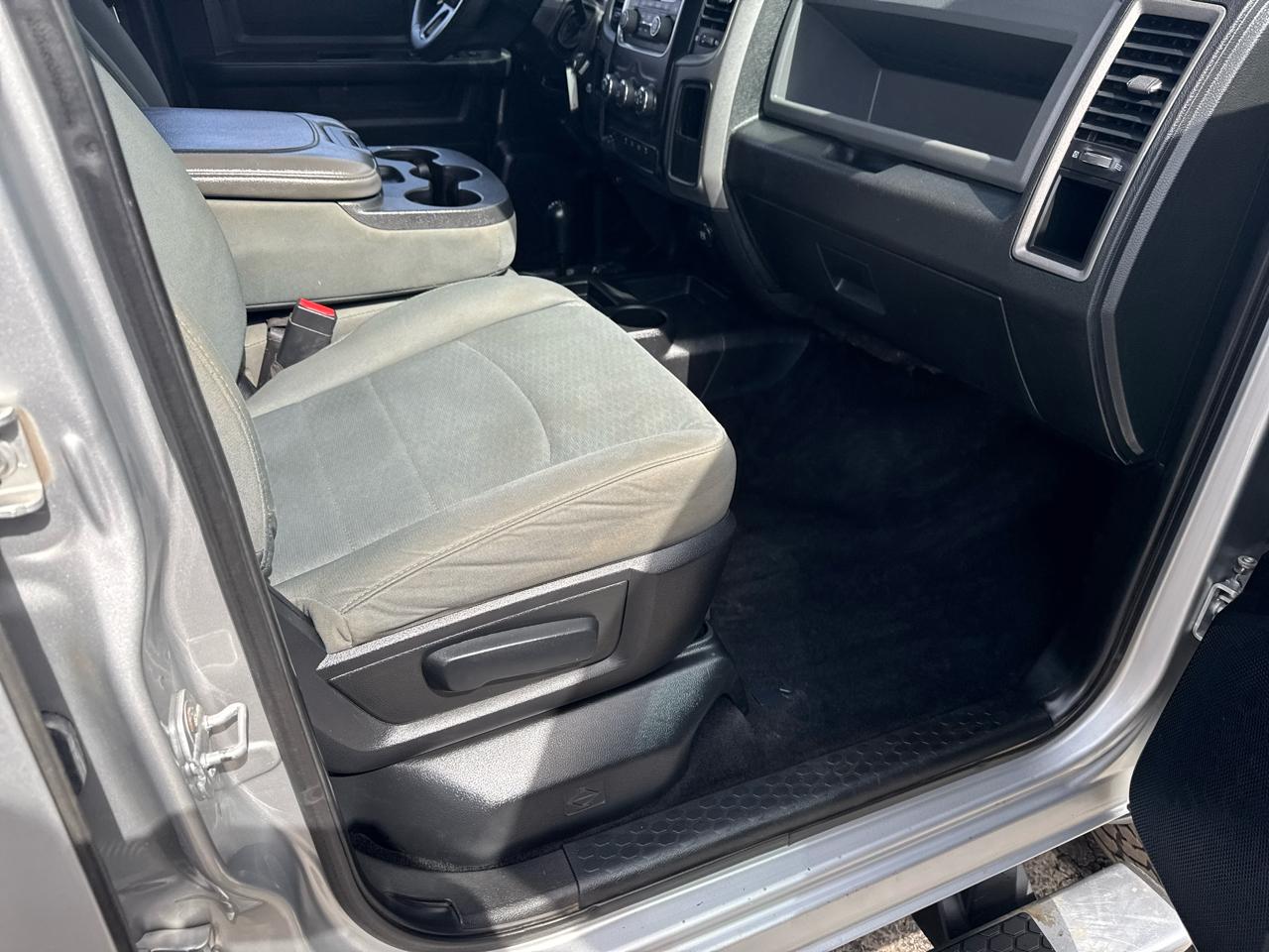 RAM 2500 4WD Crew Cab 149" Tradesman 2015