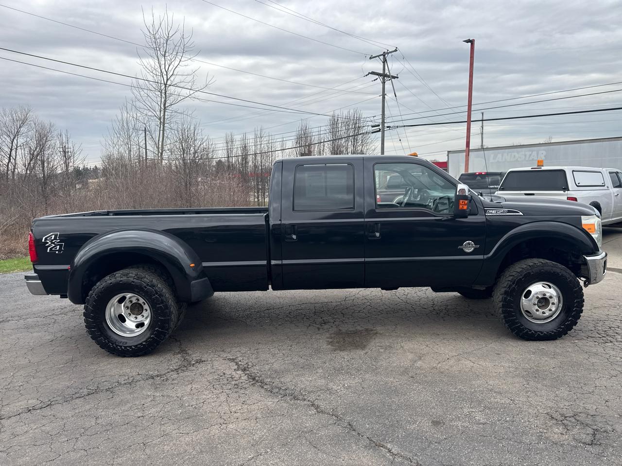 Ford Super Duty F-350 DRW 4WD Crew Cab 172" Lariat 2012