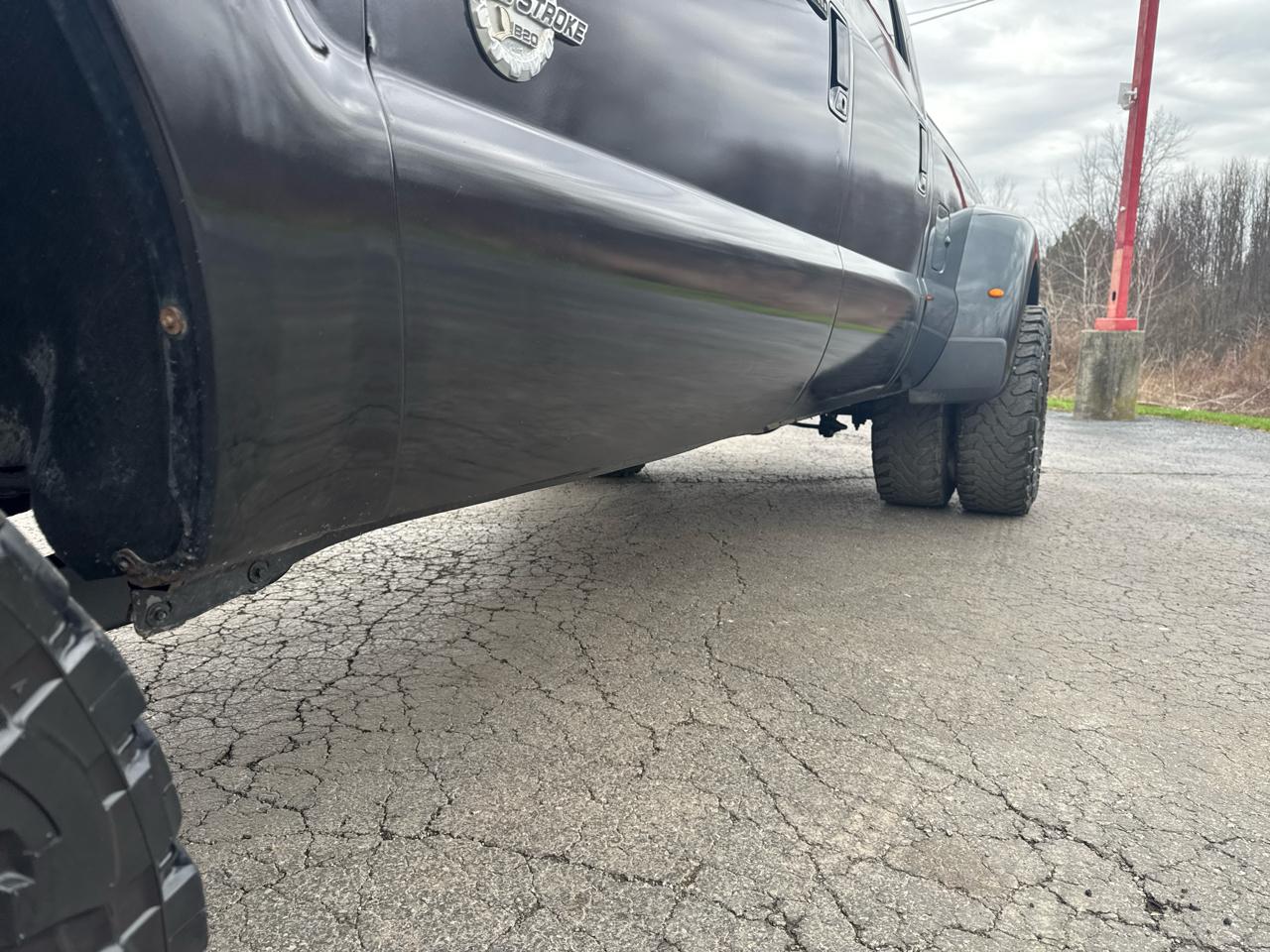 Ford Super Duty F-350 DRW 4WD Crew Cab 172" Lariat 2012