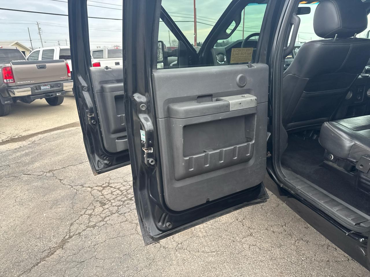 Ford Super Duty F-350 DRW 4WD Crew Cab 172" Lariat 2012