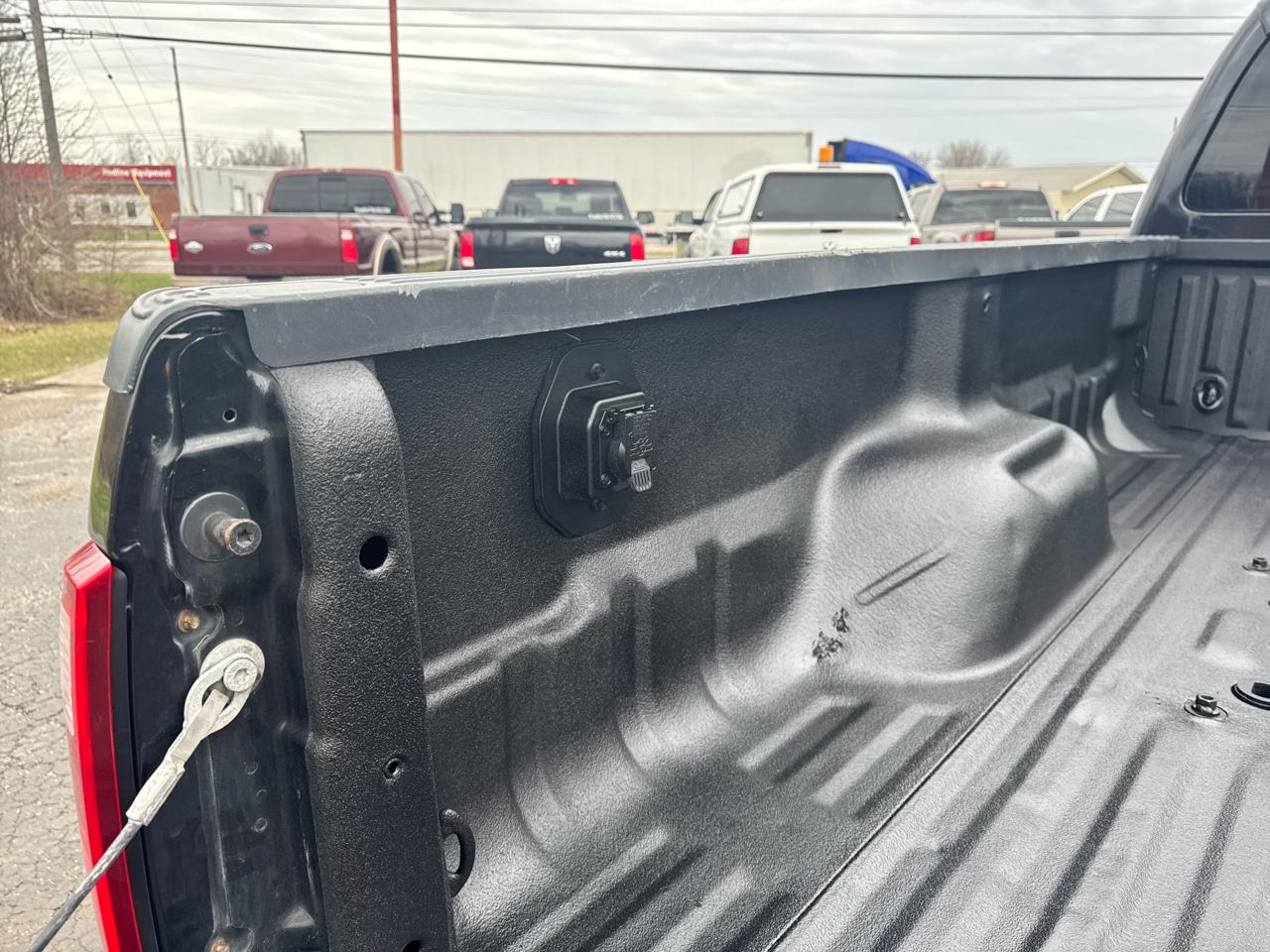 Ford Super Duty F-350 DRW 4WD Crew Cab 172" Lariat 2012