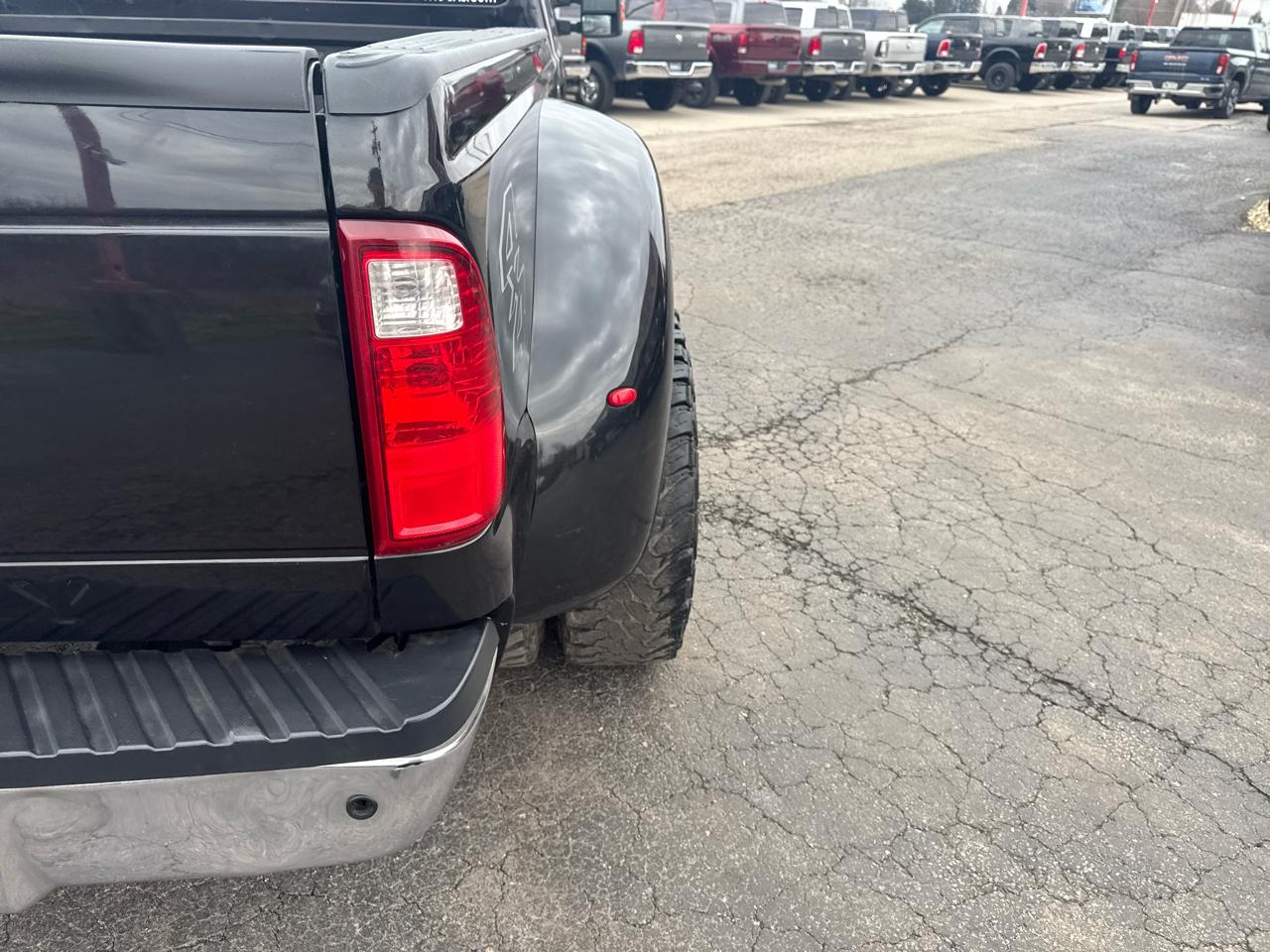 Ford Super Duty F-350 DRW 4WD Crew Cab 172" Lariat 2012