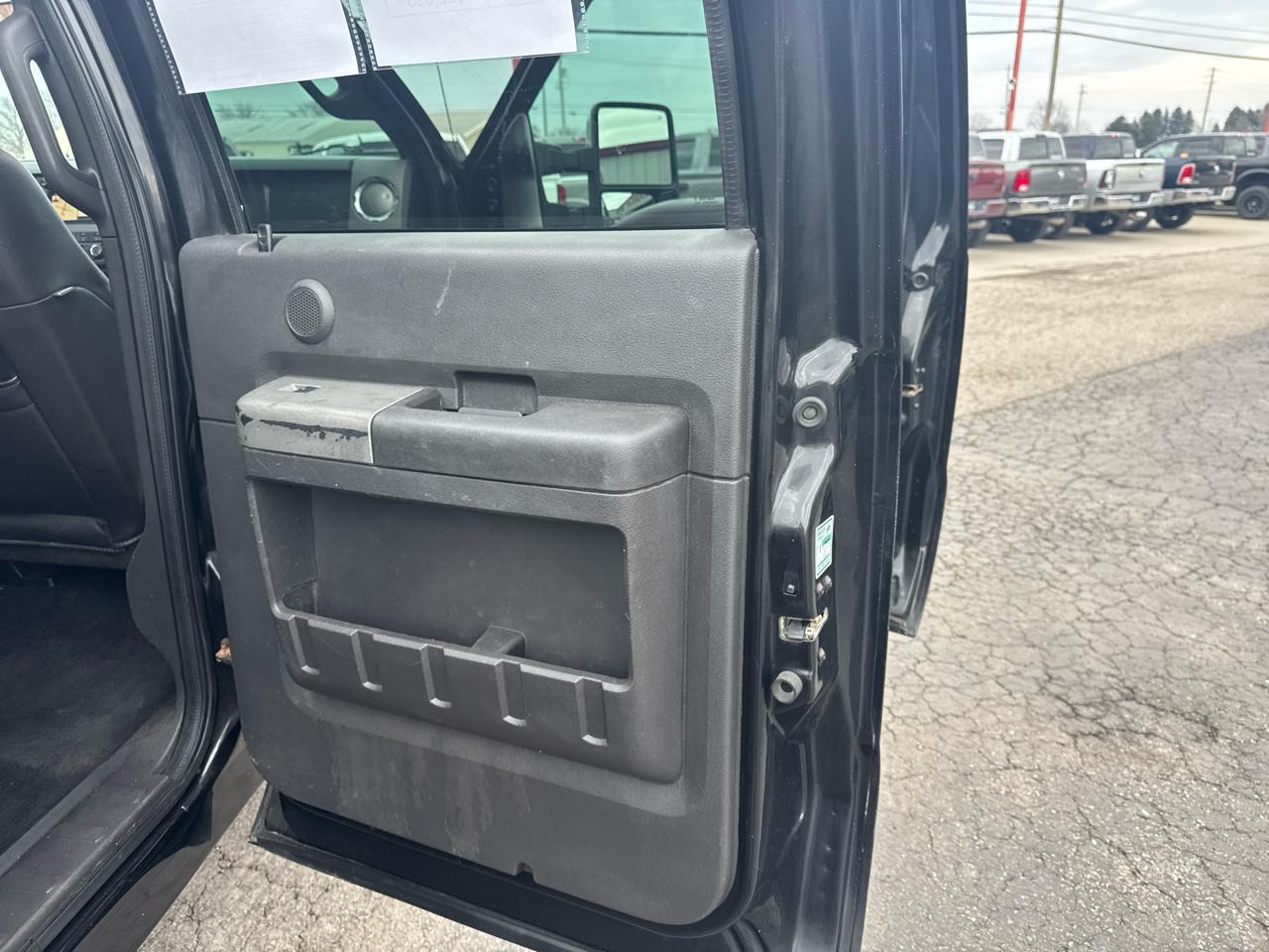 Ford Super Duty F-350 DRW 4WD Crew Cab 172" Lariat 2012