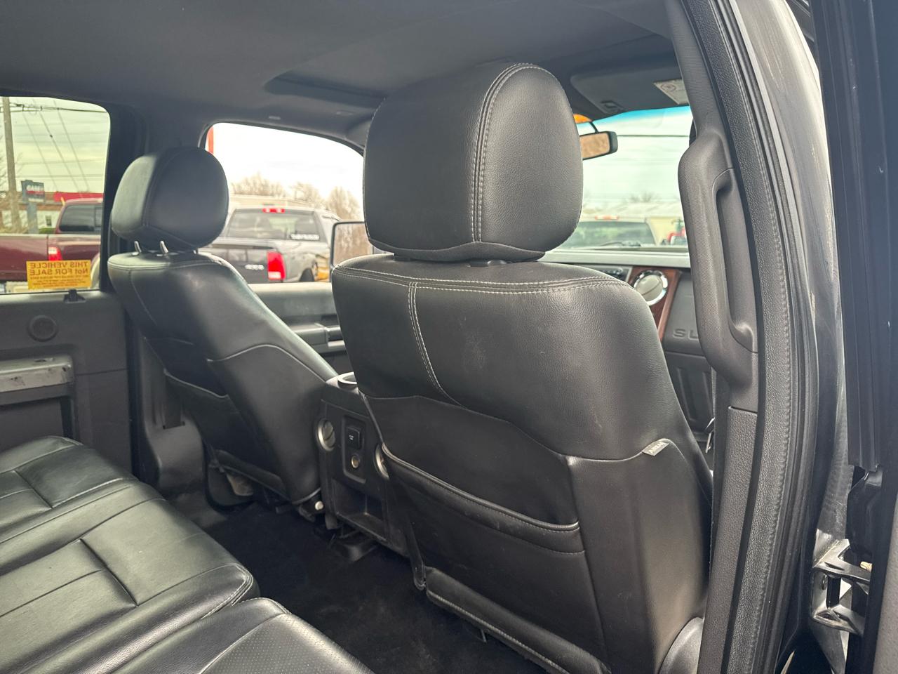 Ford Super Duty F-350 DRW 4WD Crew Cab 172" Lariat 2012