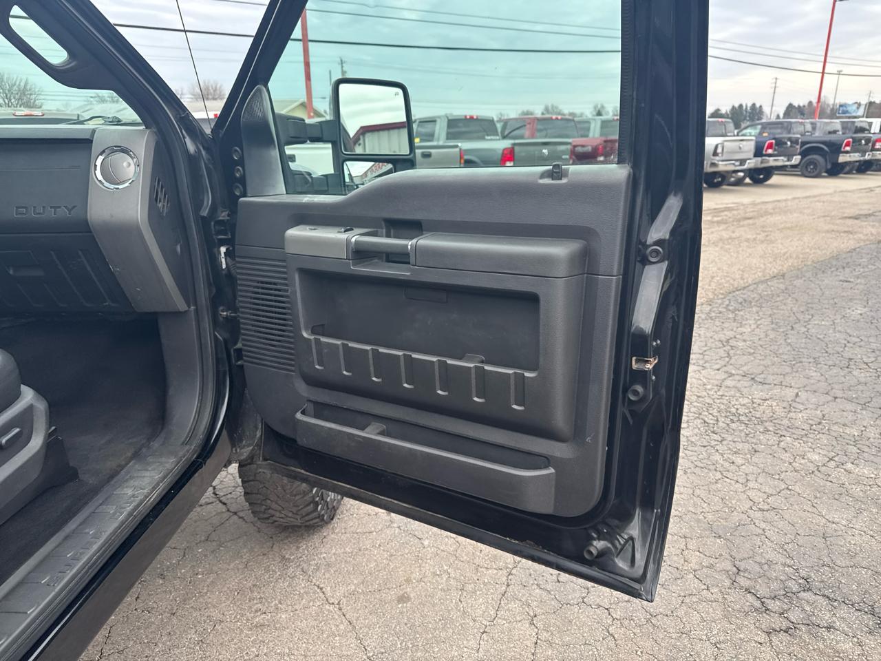 Ford Super Duty F-350 DRW 4WD Crew Cab 172" Lariat 2012