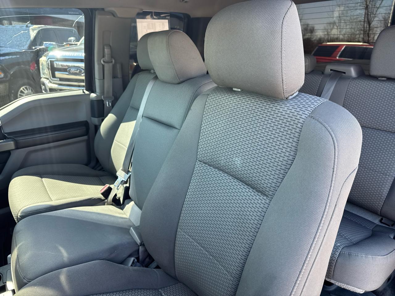 Ford F-150 4WD SuperCab 145" XLT 2015